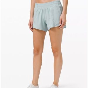 Hotty Hot Shorts 4”- Lululemon